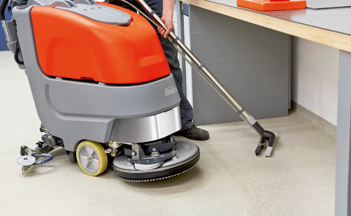 Scheuersaugmaschine-scrubmaster-b30-wischmaschine