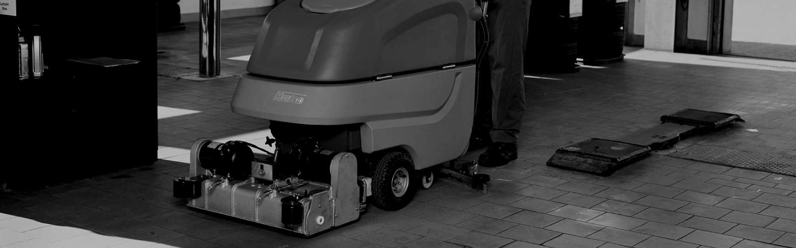 Scrubmaster B70: Industrial Scrubber - 65cm-85cm Battery