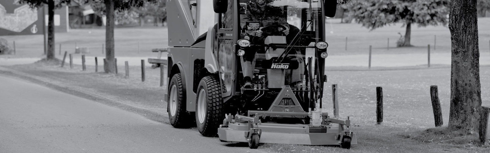 Citymaster 1600: Versatile Footpath and Street Sweeper